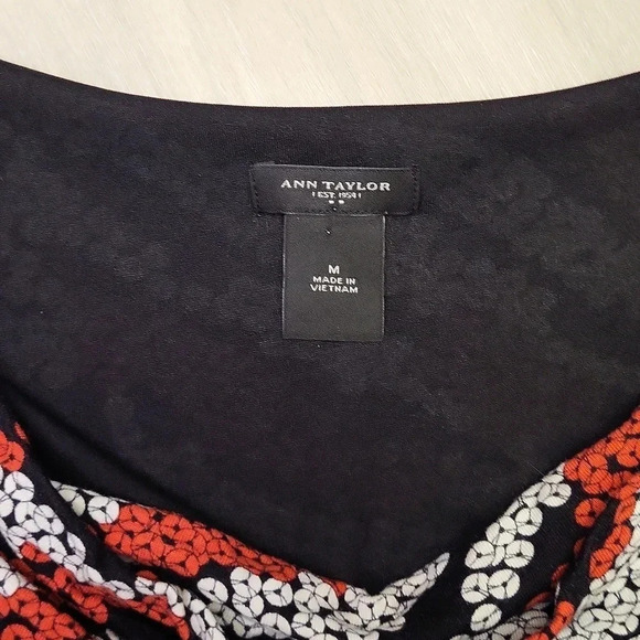 🛍Ann Taylor Red White Black Cowl Neck Tank Blouse Womens Size Medium‎ - Picture 2 of 6